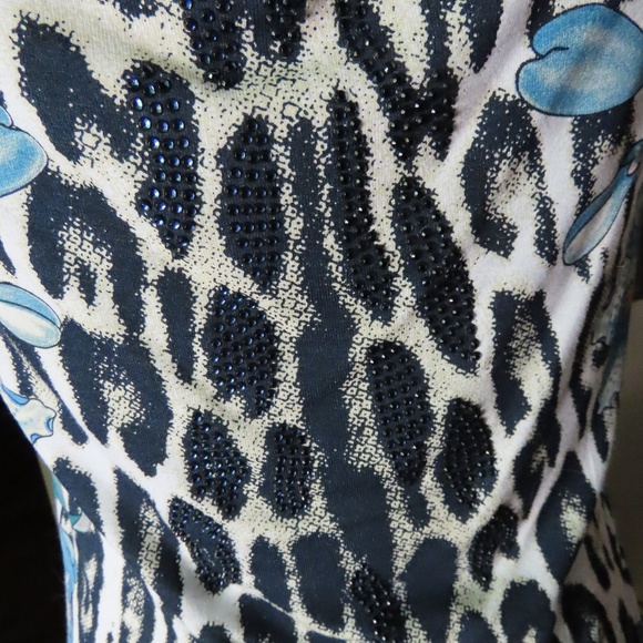 Sleeveless embellished drape neck top w/lacey back - Picture 3 of 6